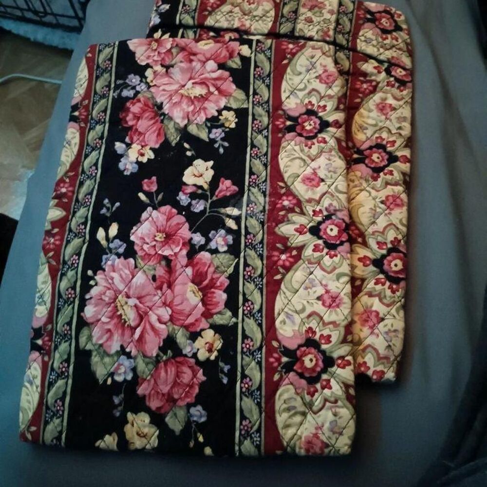 set of embroidered flower bag pockets
